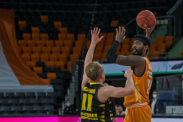 度的对抗中 度的对抗中